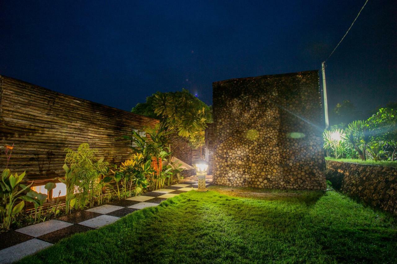 Kabeh Jati Garden Villa & Restaurant Tanglad Exterior photo